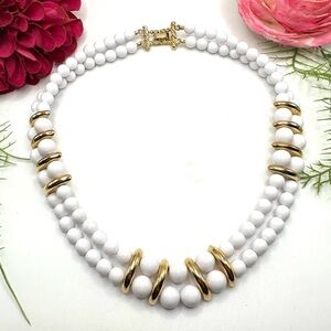 VINTAGE⚜️RETRO Luxurious White Acrylic Golden Linked Necklace